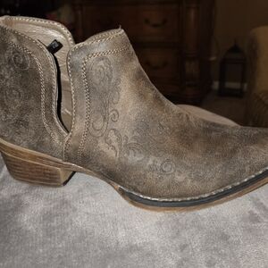Roper Distressed Tan Ankle Booties